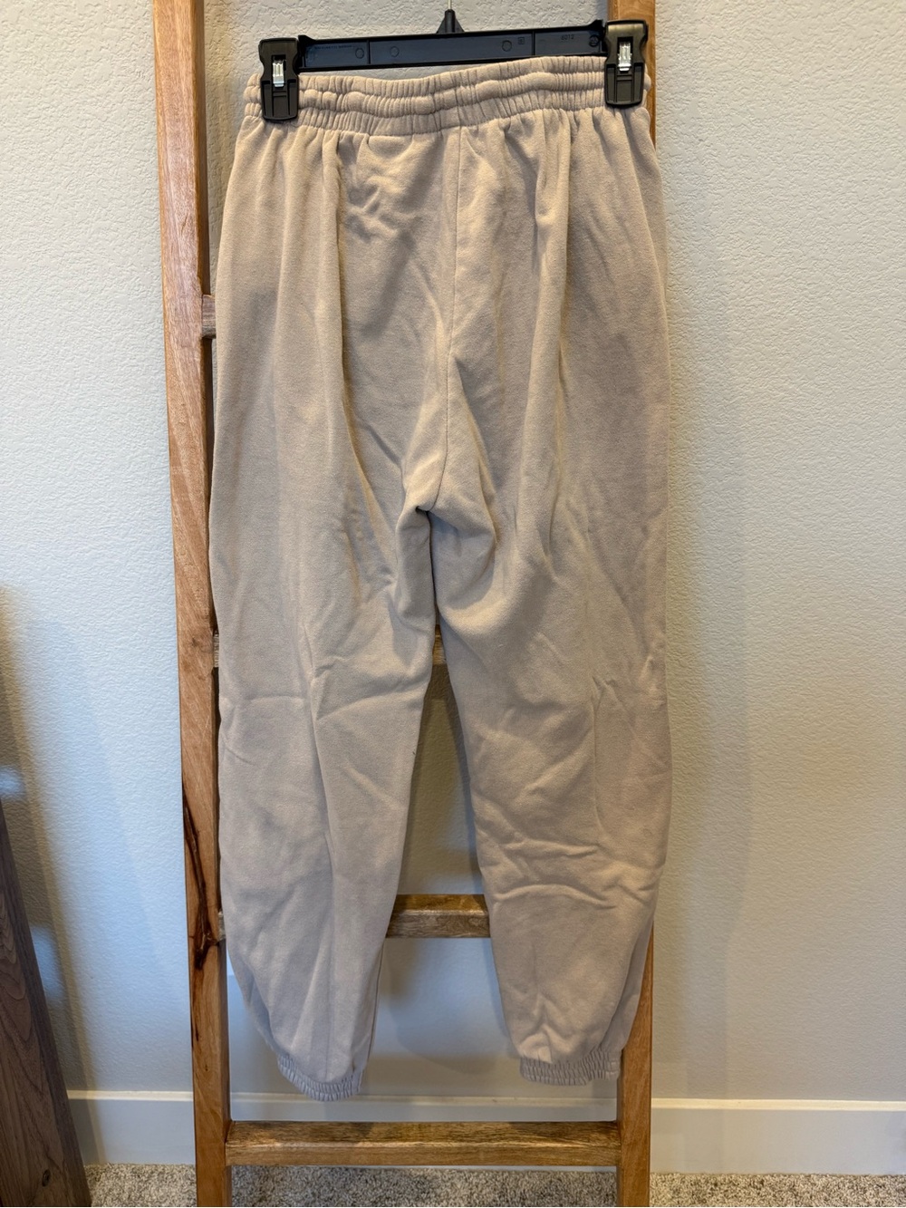 Women’s Elastic-Waist Jogger Pants - Beige/Tan